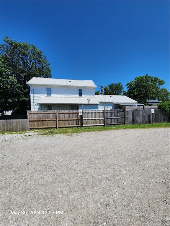 736 N Main Property Photo 54